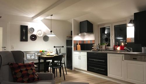 Apartment with Mountain View