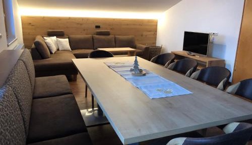 Three-Bedroom Apartment with Balcony