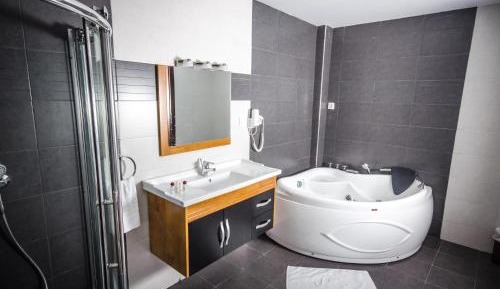 Standard Double Suite