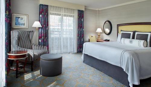 Traditional Room 1 Queen Bed 