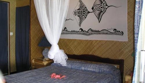 Bungalow with Garden View