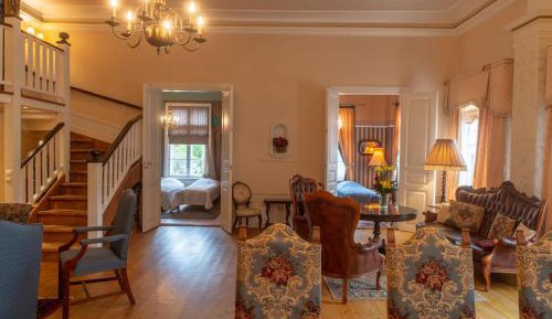 Standard Double Room with Shared Bathroom