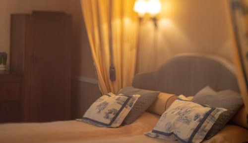 Quadruple Room with Shared Bathroom