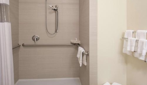 Deluxe Studio Suite with Two Queen Beds - Mobility Access/Non-Smoking