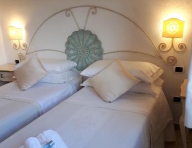 Single Room with Mountain View