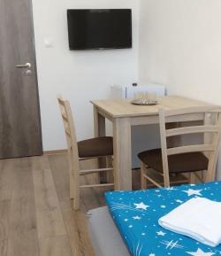 Single Room with Shared Bathroom