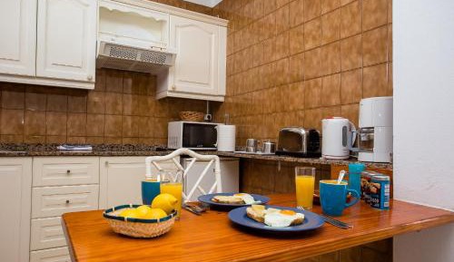 Two-Bedroom Apartment (1-6 adults)