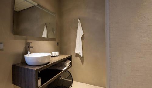 Deluxe Double Room with Shower