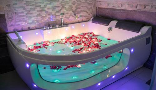 King Room with Spa Bath