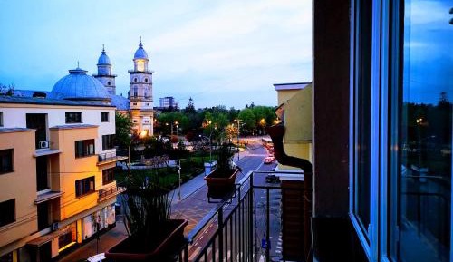 Deluxe One-Bedroom Apartment