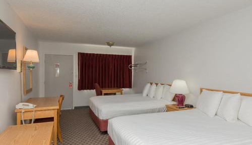 2 Queen Beds Non Smoking Pet Friendly