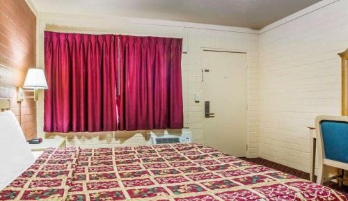 King Room - Non-Smoking