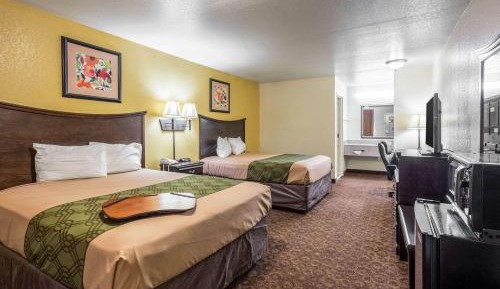 Queen Room with Two Queen Beds - Non-Smoking