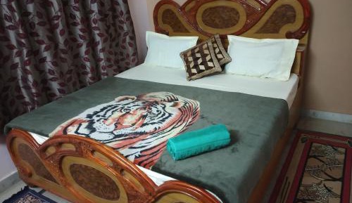 Deluxe Room (2 Adults + 1 Child)