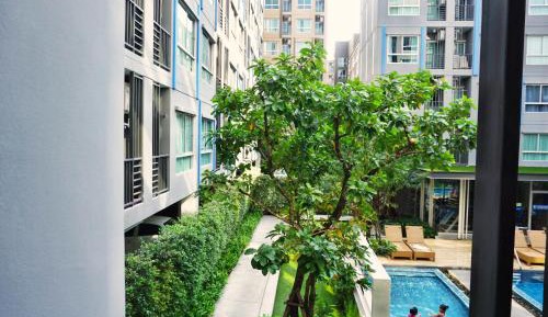 Apartment with Pool View 