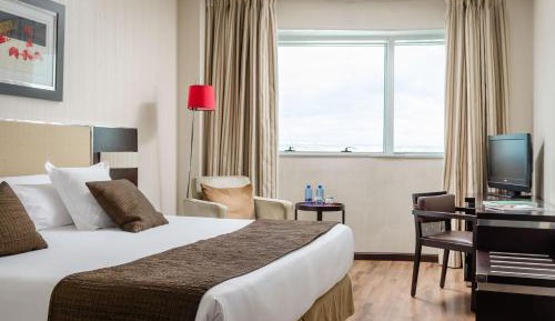 Double or Twin Room (1-2 Adults)