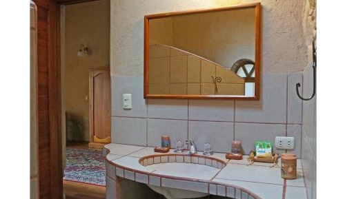 Queen Room with Garden View