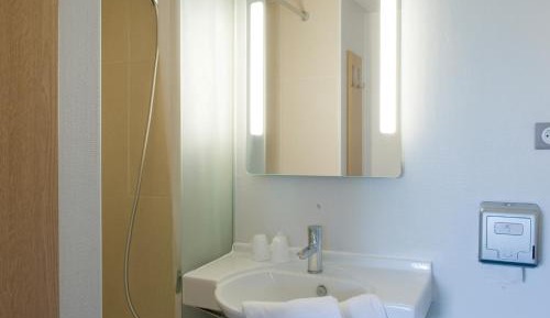 Twin Room - Non-Smoking