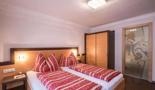 Two-Bedroom Apartment with Balcony (4 Adults)