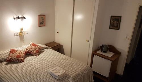 Apartment With Shared Bathroom