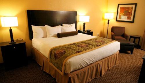 King Room with Bath Tub - Disability Access