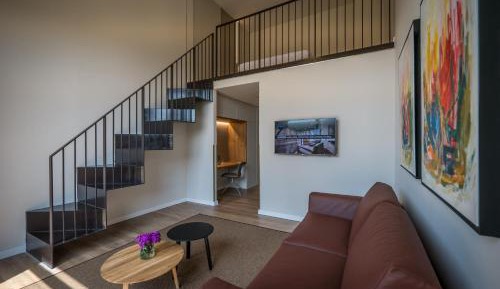 Deluxe Suite Balcony
