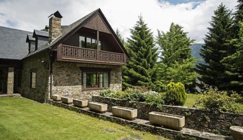 Four-Bedroom Holiday Home