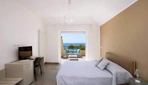 King Room with Spa Bath