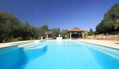 Three-Bedroom Villa with Garden View