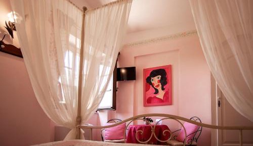 Quadruple Room with Shared Bathroom