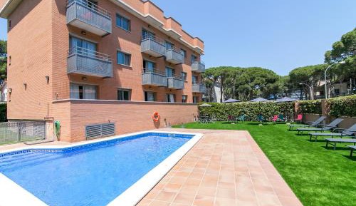 One-Bedroom Apartment with Balcony