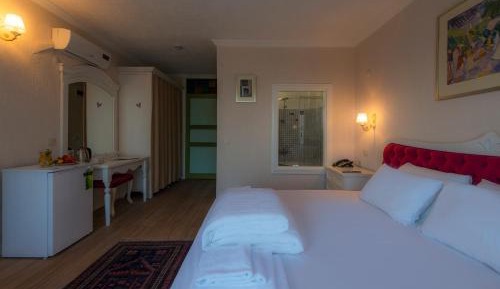 Deluxe Double Room with Garden View