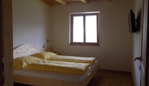 Apartment with Mountain View