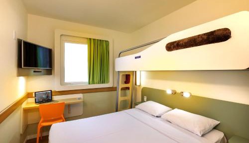 Modern apartments with 1 Double and 1 Single Bed