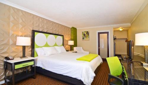 One King Deluxe Room