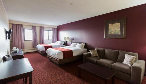 Queen Room with Two Queen Beds and Kitchenette