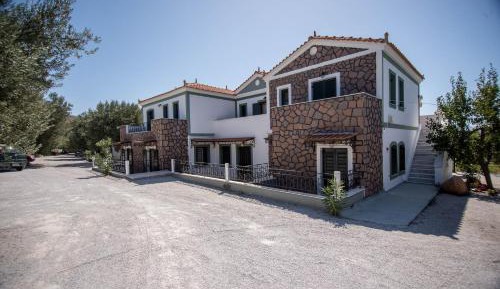 One-Bedroom Apartment (2 Adults)