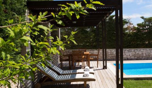 Aeriko-Ammos Beachfront Villa with stunning view and Private Pool