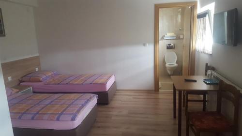 Twin Room with Bathroom