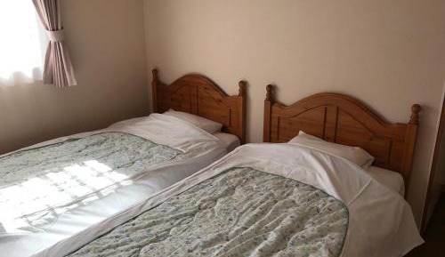 Twin Room with Shared Toilet