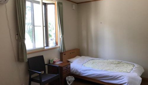 Single Room with Shared Toilet