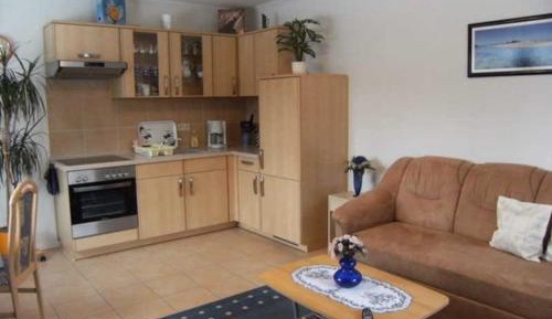 One-Bedroom Apartment with Shower