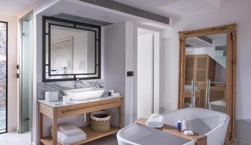 Thalassa Deluxe Guestroom - Sea Front 