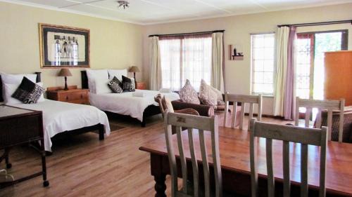 Deluxe Double Room (2 Adults + 1 Child)