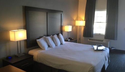 Queen Room - Non-Smoking