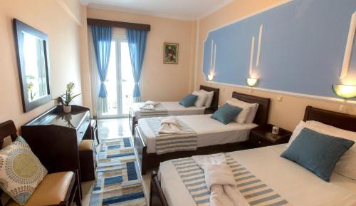 Standard Triple Room with Sea View