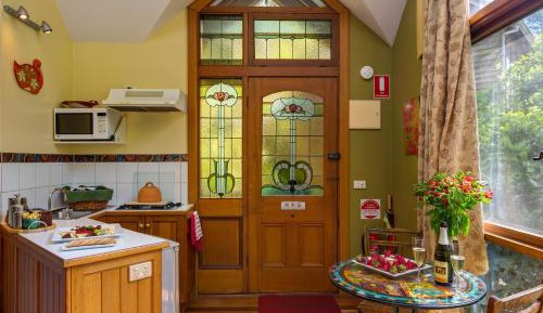 One Bedroom Cottage - Treehouse