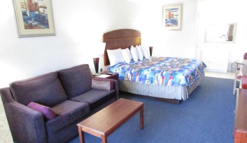King Studio with Sofa Bed