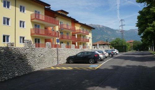 Apartment with Mountain View