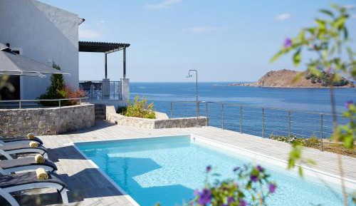 Superior Seafront Villa with Private Pool